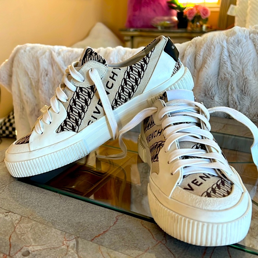 Women’s Givenchy sneakers size 36